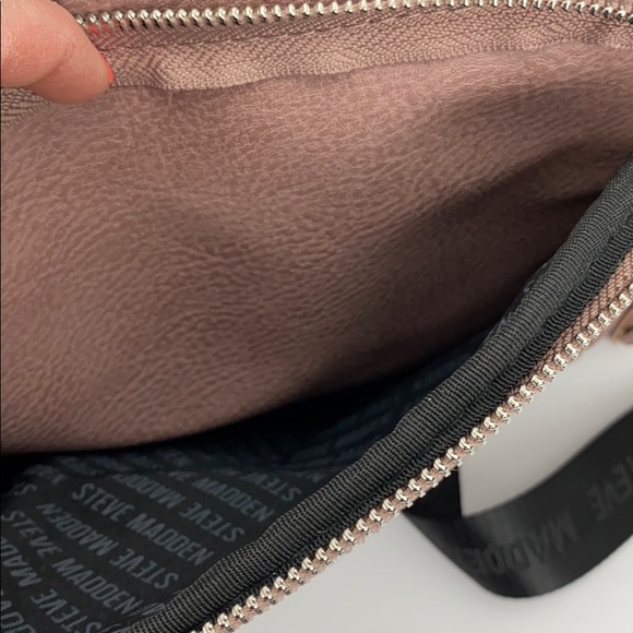 NWT Steve Madden BGLAMM Crossbody - Picture 5 of 9